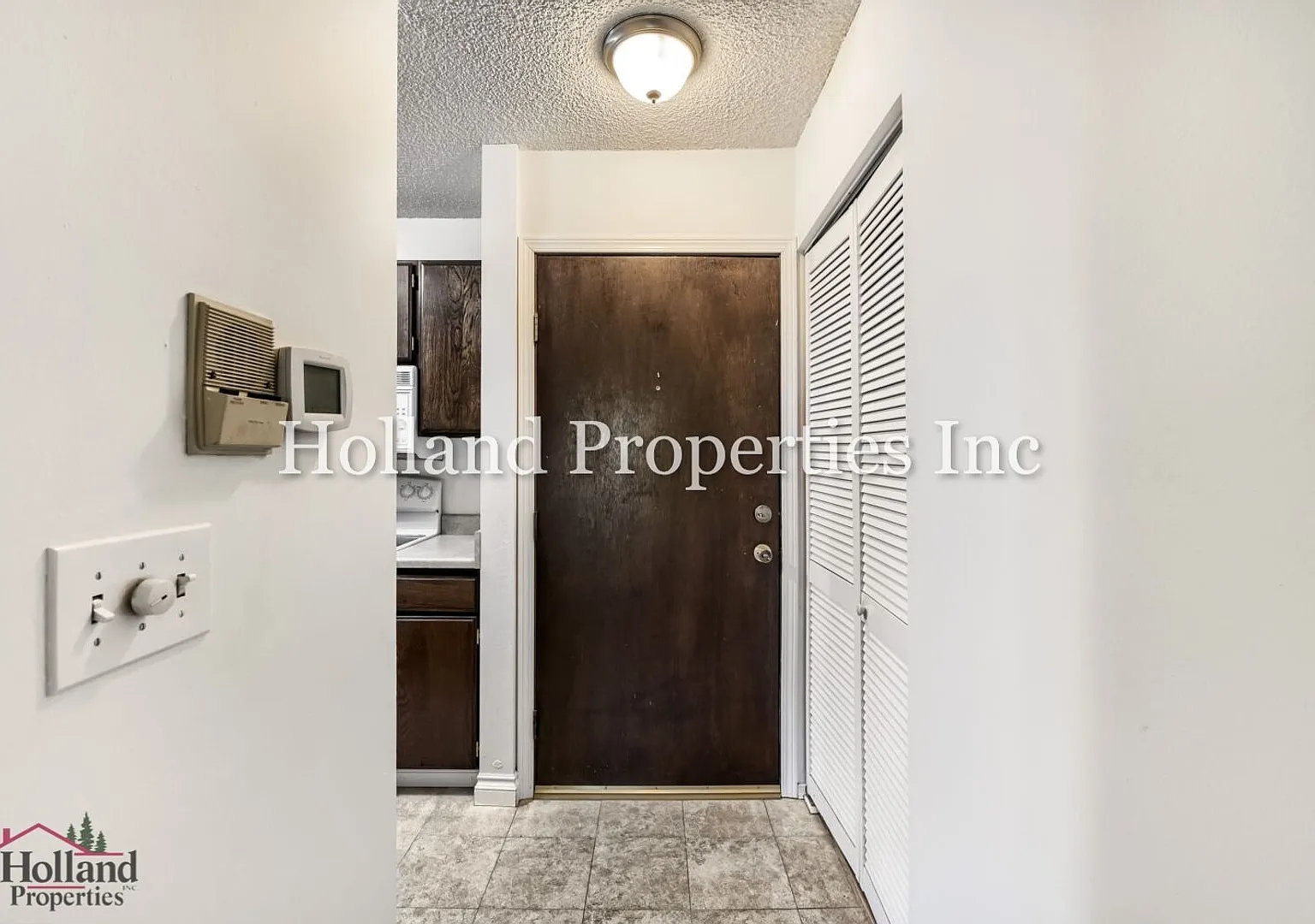 Charming 1-Bedroom Condo, close to shopping! — Photo 4