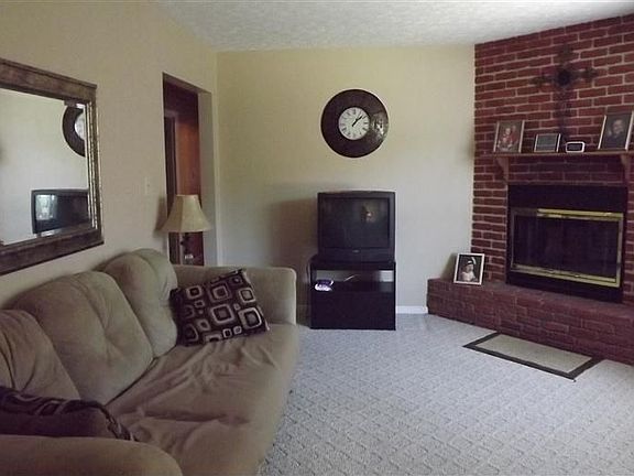 3rd image of 403 E Pike St