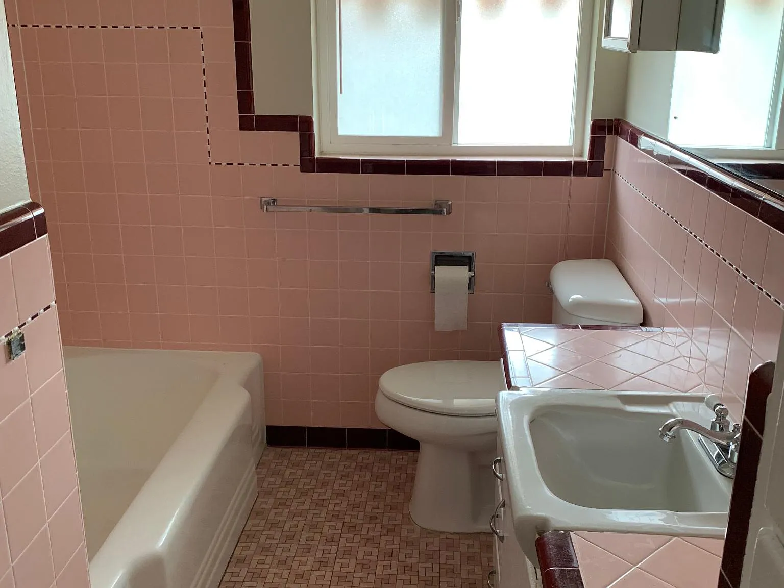 3 bed, 2200 sqft, $1,250 — Photo 3