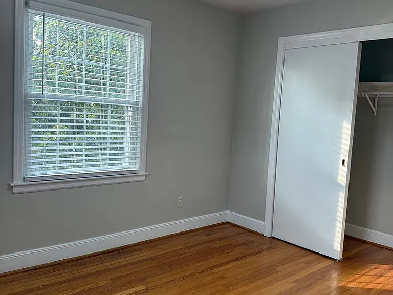 2314 Wycliffe Ave SW — Photo 11