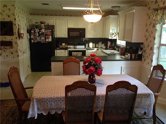 4th image of 10460 Meadowview Dr