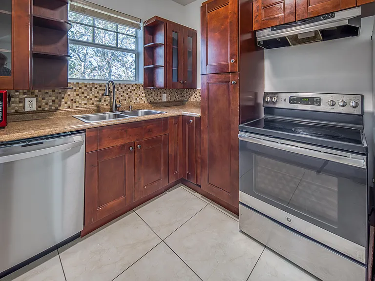 205 N Federal Hwy #C — Photo 8