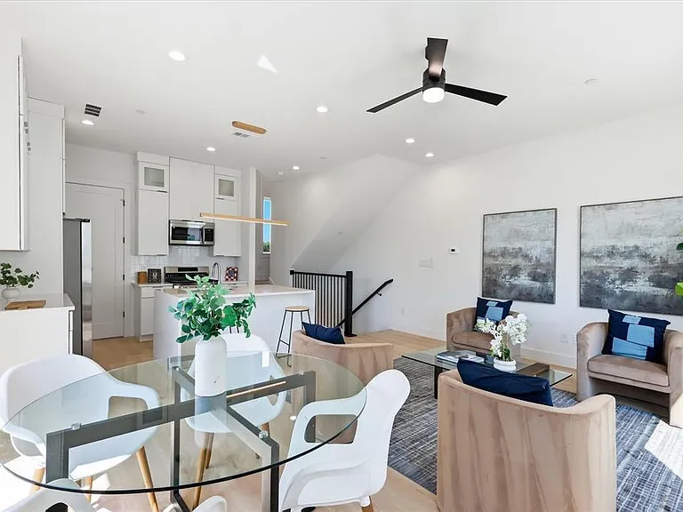 4315 San Jacinto St #302 — Photo 8