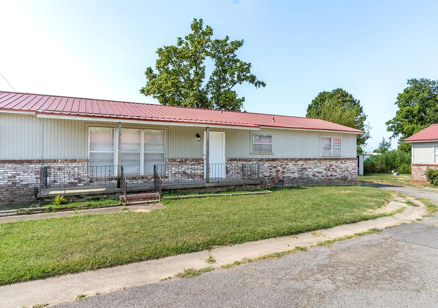 Fully Remodeled 2 Bed, 1 Bath Duplex off of Highway 271 — Photo 4