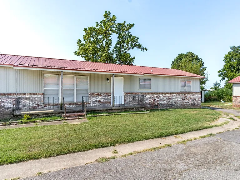 8022 Highway 271 S #C — Photo 3