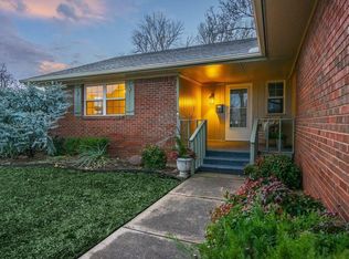 2712 Winston Rd, Village, OK 73120