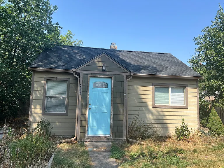 2224 W Kent Ave — Photo 1