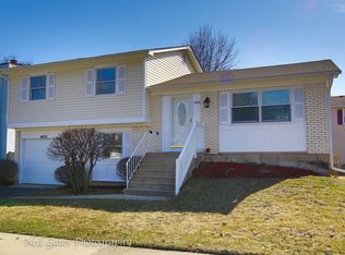 4431 Olmstead Dr, Hoffman Estates, IL 60192