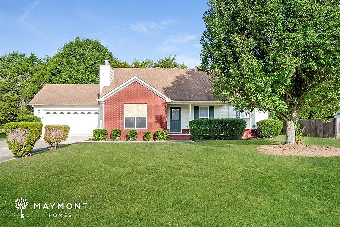 207 Cedar Creek Cir — Photo 1