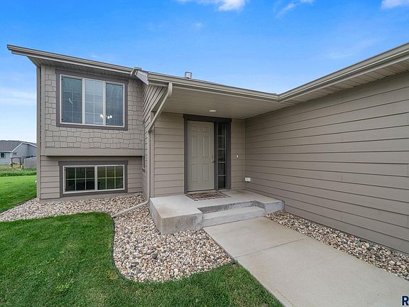 4th image of 701 Creekside Trl