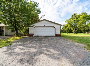 604 SW 1st St, Pryor, OK 74361