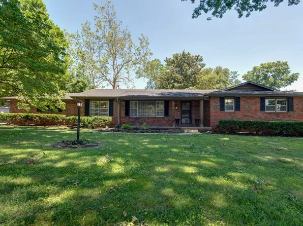 2210 S Catalina Avenue, Springfield, MO 65804