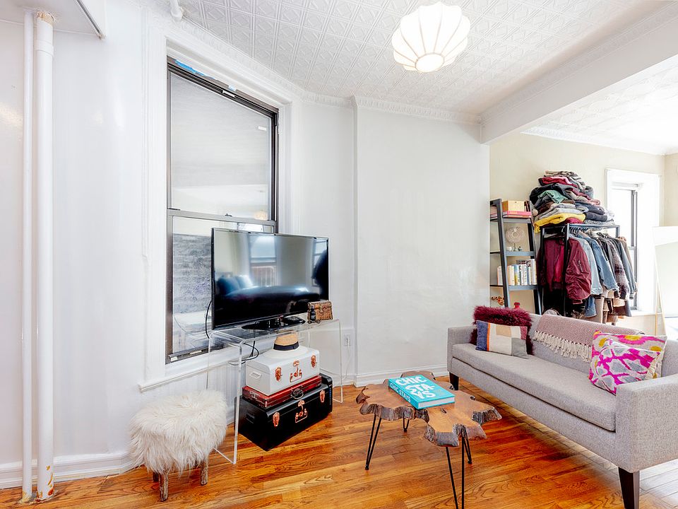 2nd image of 349 West Broadway