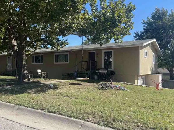 600-602 Sara St, Junction City, KS 66441