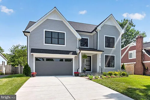 6106 Swansea St Photo 1