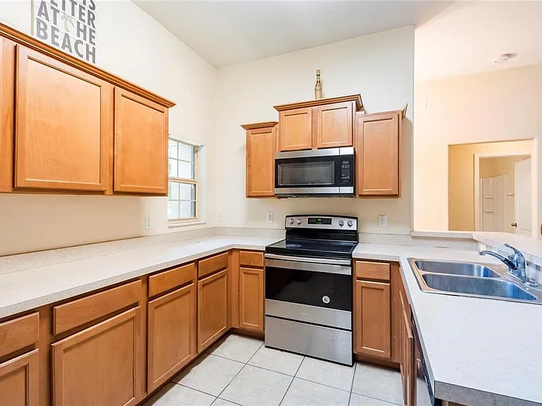 8117 Alamosa Wood Ave — Photo 4