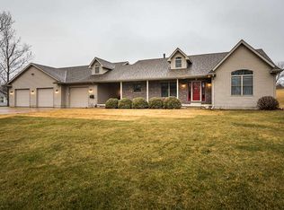 2233 Hickory Hills Rd, Muscatine, IA 52761