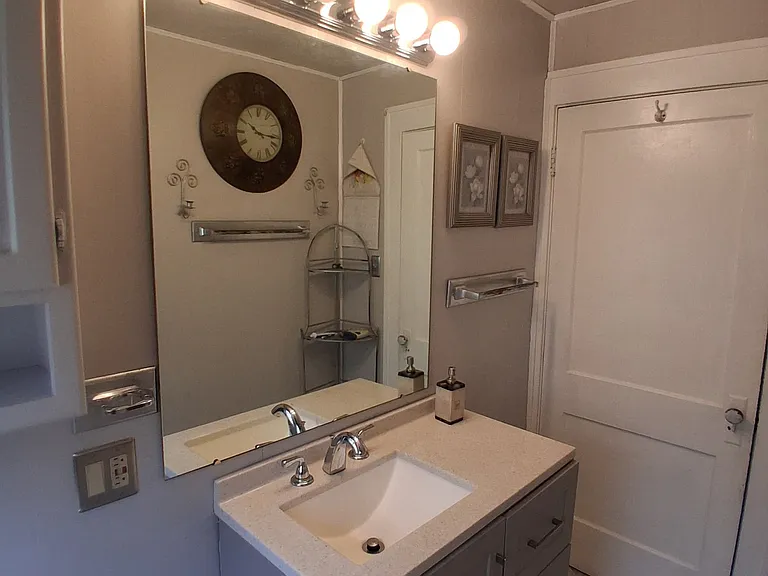 354 E Indianola Ave — Photo 14