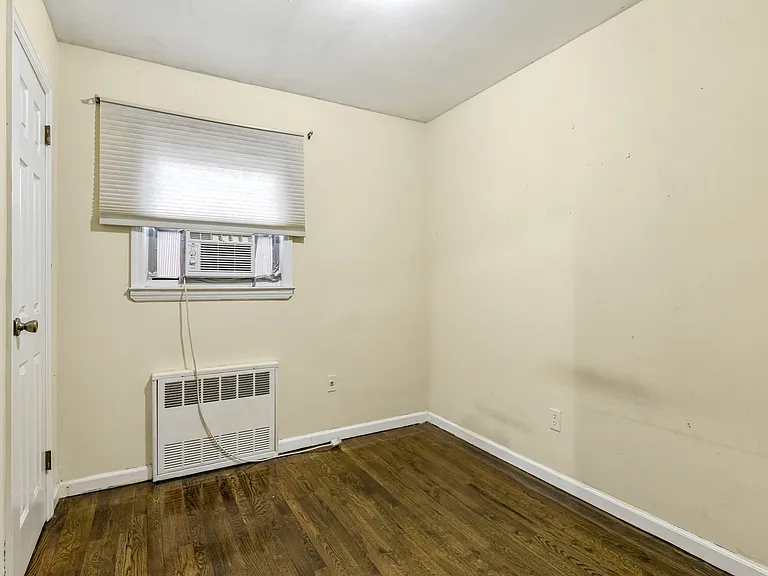 183 Litchfield Ave — Photo 17