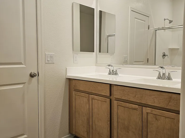 1447 W Pima Ave — Photo 15