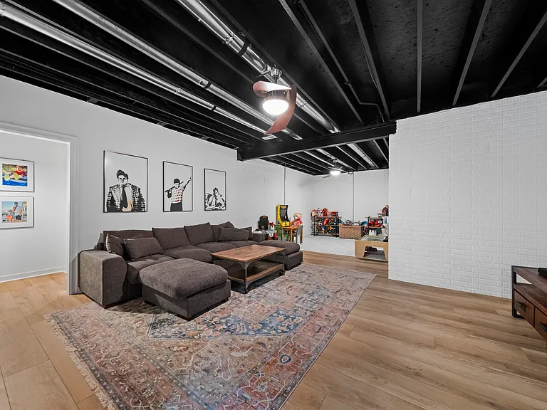 10420 Pagoda Way — Photo 17