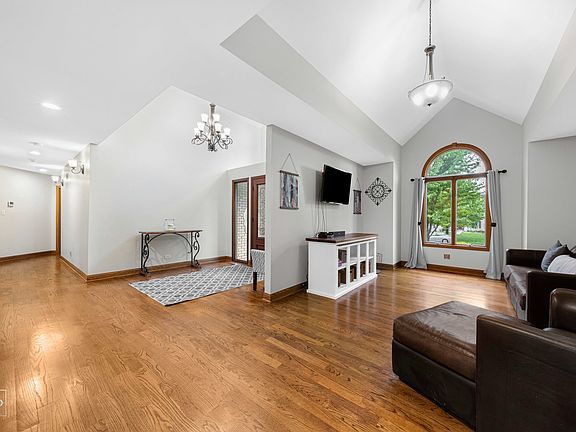 3rd image of 13064 Rycon Dr