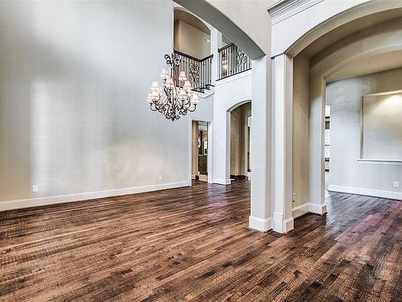 5th image of 604 Lasalle Dr
