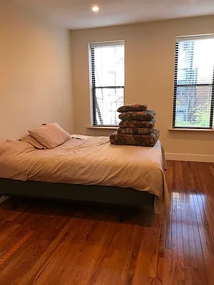 Rented by Fifth & Forever LLC | media 34