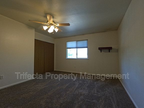 4th image of 2121 35th Ave APT 4