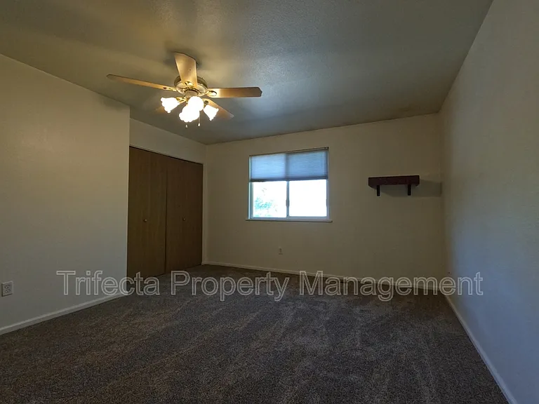 2121 35th Ave #18 — Photo 11