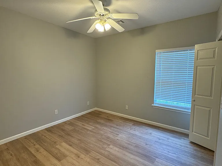 1109 N Wren Dr — Photo 13