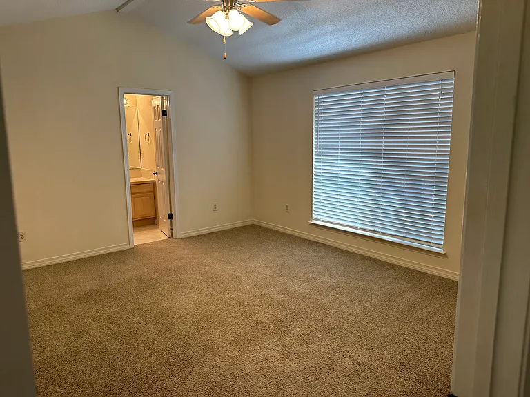 220 Parkwood Cir — Photo 22