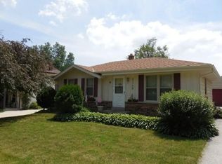 9349 W Goodrich Ave, Milwaukee, WI 53224