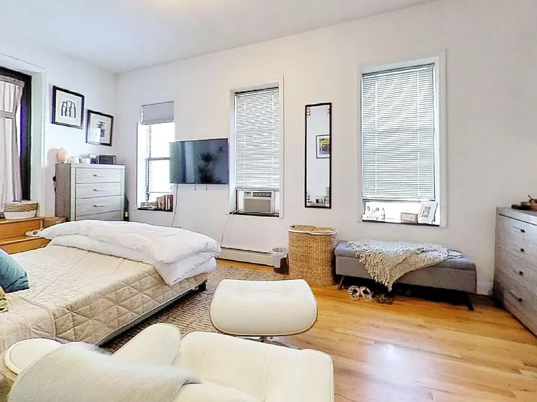 207 2nd Ave #2R — Photo 9