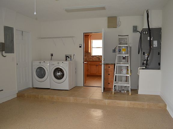 5th image of 6882 Paul Mar Dr