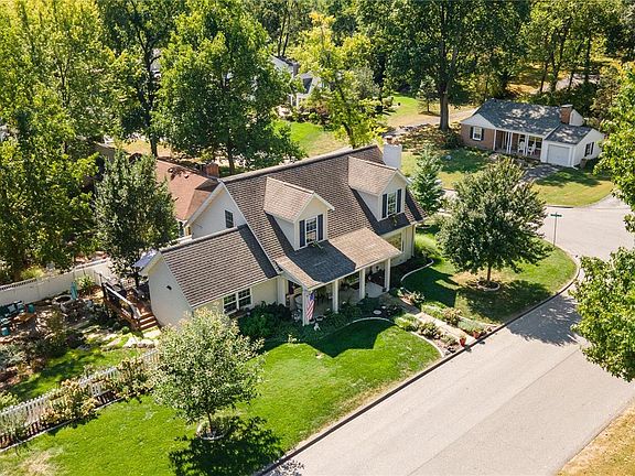 4th image of 848 Yosemite Dr