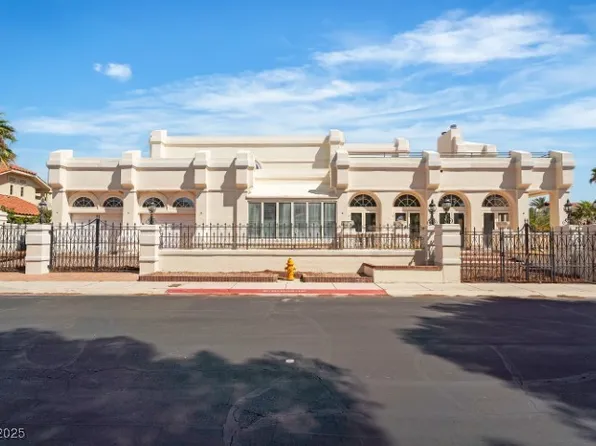 21 Princeville Ln, Las Vegas, NV 89113