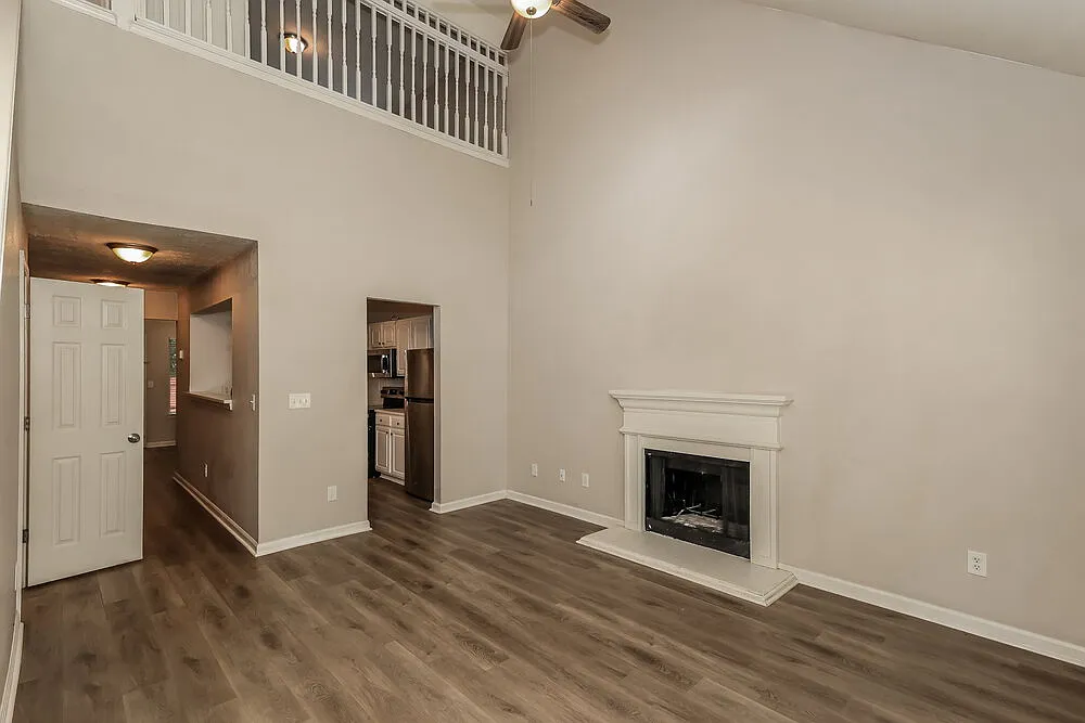 3 bed, 2.5 bath, 1525 sqft, $1,940 — Photo 4