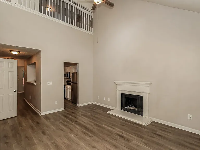 4423 Ravenwood Dr — Photo 4