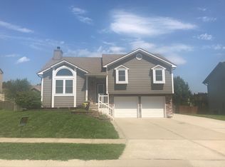 108 E Calico Dr, Raymore, MO 64083