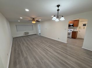 758 W Dempster St #DG5, Mount Prospect, IL 60056