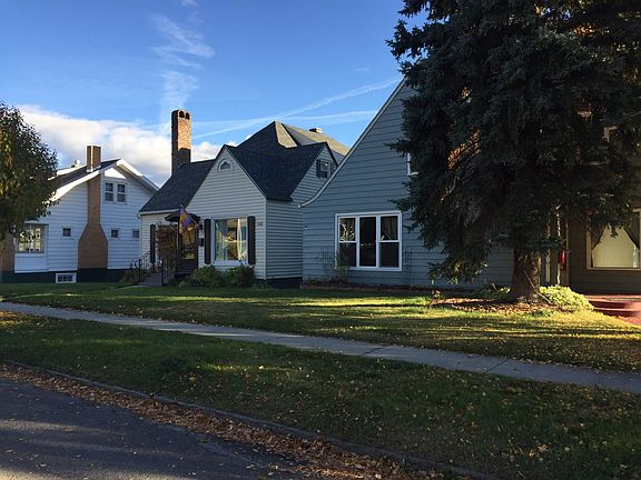 Charming Neighborhood 