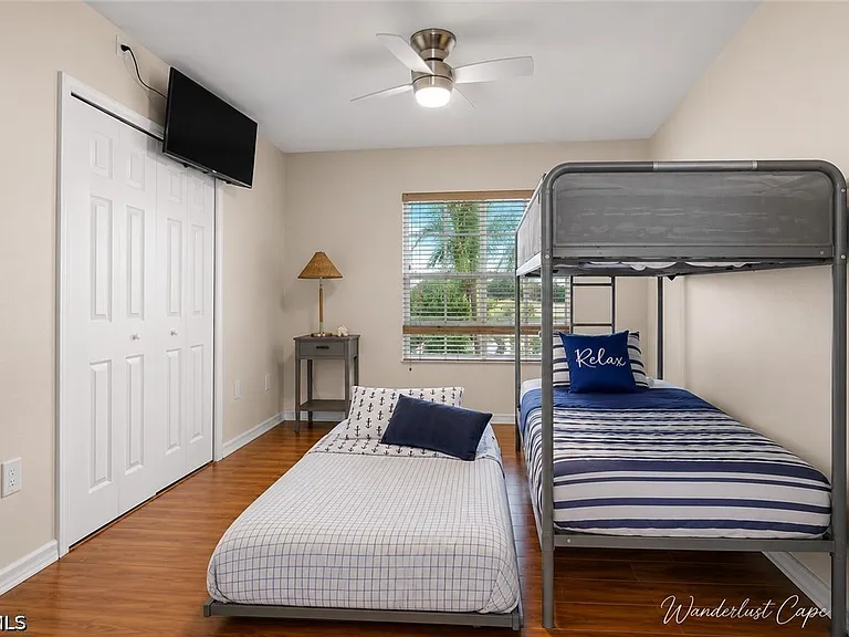 4413 SW 10th Ave — Photo 17