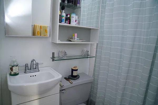 Rented by Dwell Residential Inc | media 19