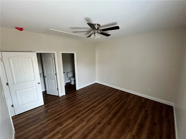 104 Oak Ln — Photo 5
