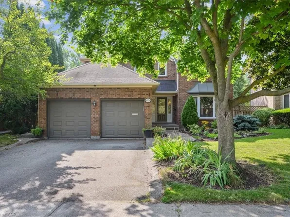 1026 Oak Meadow Rd, Oakville, ON L6M 1J7