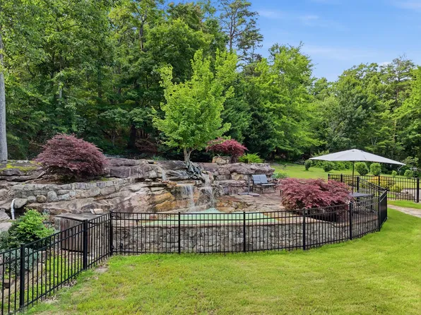 1019 Sandstone Ter, Soddy Daisy, TN 37379