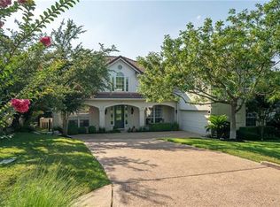 13 Glenway Dr, The Hills, TX 78738