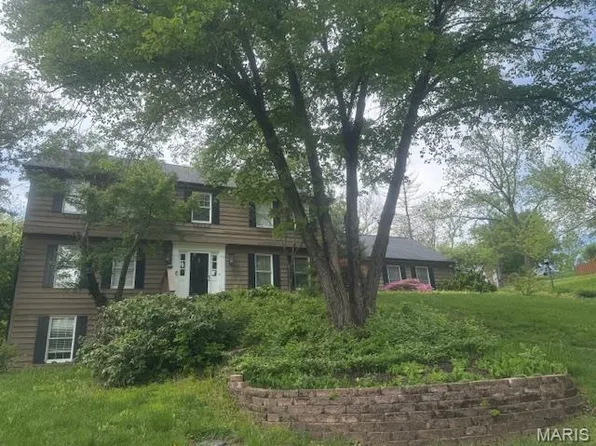 1685 Ansonborough Dr, Chesterfield, MO 63017