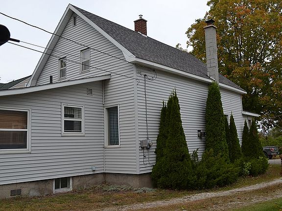 3rd image of 645 S Lake St